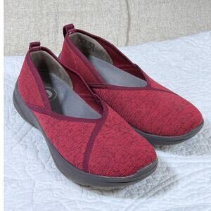 BZees Women 7 Red Legacy Knit Slip On Comfort Lightweight Casual Shoes Travel